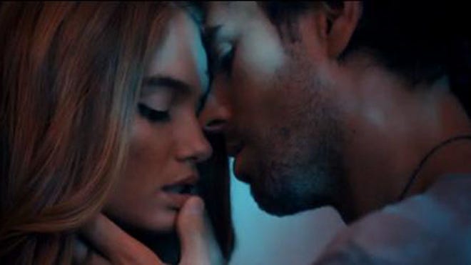 ENRIQUE IGLESIAS SEXY.JPG